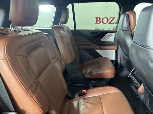 Certified 2025 Lincoln Aviator Reserve w/ Luxury Package image 18