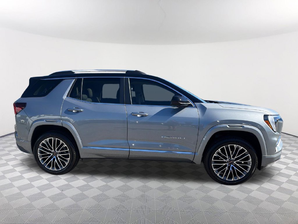 Used 2026 GMC Terrain Denali AWD/4WD image 4