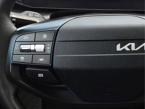Used 2025 Kia K4 FWD image 9