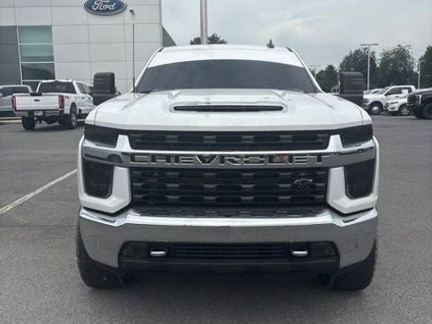 Used 2022 Chevrolet Silverado 2500 LT w/ Convenience Package AWD/4WD image 2