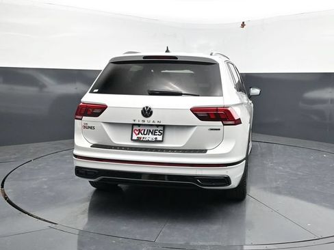 Used 2023 Volkswagen Tiguan SE R-Line AWD/4WD image 7