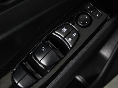 Certified 2025 Nissan Altima 2.5 SR FWD image 23