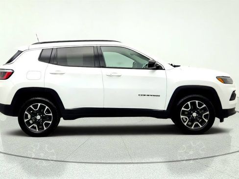 Used 2022 Jeep Compass Latitude AWD/4WD image 4