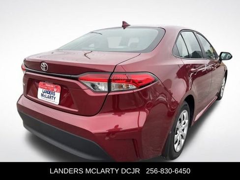 Used 2025 Toyota Corolla LE image 5