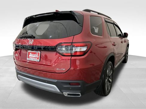 Used 2025 Honda Pilot Elite image 5