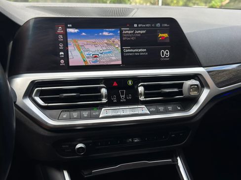 Used 2022 BMW 330i xDrive Sedan w/ Premium Package image 19