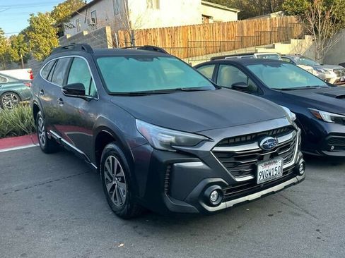 Certified 2025 Subaru Outback Premium image 2