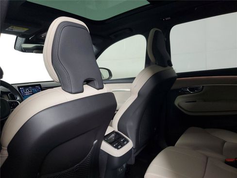 Certified 2026 Volvo XC90 B6 Plus w/ Protection Package Premier AWD/4WD image 14