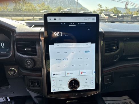 Used 2022 Ford Expedition Limited w/ Equipment Group 303A image 22