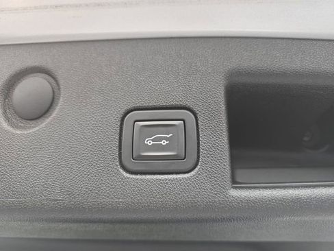 Used 2019 Chevrolet Equinox LT image 40