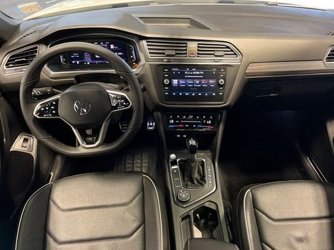 Used 2022 Volkswagen Tiguan SEL R-Line AWD/4WD image 19
