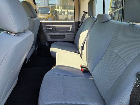 Used 2018 RAM 1500 Classic SLT AWD/4WD image 12