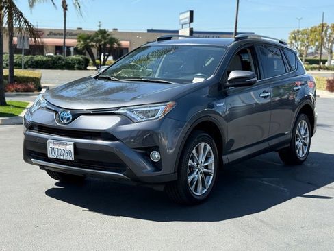 Used 2017 Toyota RAV4 Limited image 6