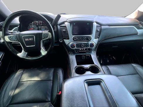 Used 2019 GMC Yukon XL SLT w/ Premium Edition RWD image 16