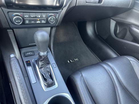 Used 2020 Acura ILX FWD image 19