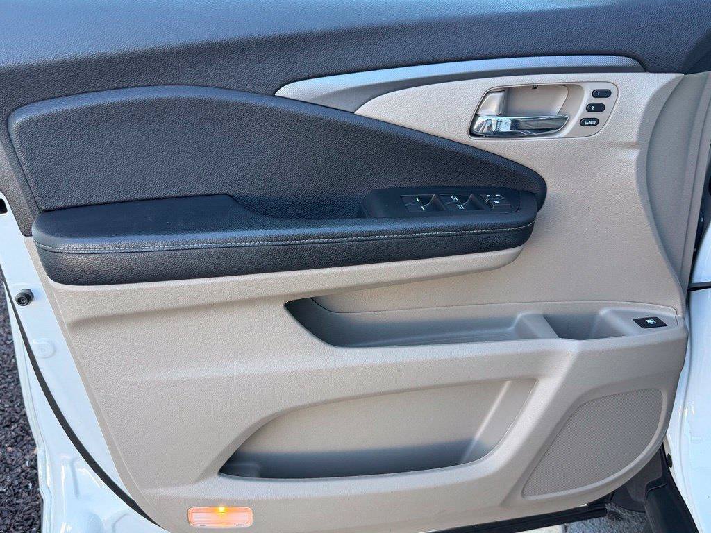 Used 2023 Honda Ridgeline RTL-E image 11