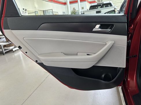 Used 2017 Hyundai Sonata Sport image 12