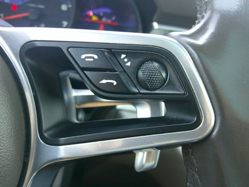 Used 2018 Porsche Macan AWD/4WD image 76