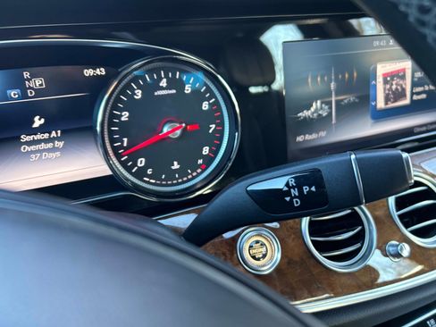 Used 2017 Mercedes-Benz E 300 4MATIC image 27