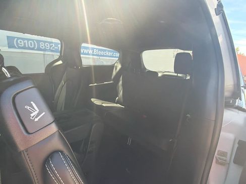 New 2027 Chrysler Pacifica Select FWD image 33