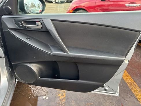 Used 2012 MAZDA MAZDA3 i Touring image 26