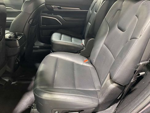 Used 2025 Kia Telluride S AWD/4WD image 11