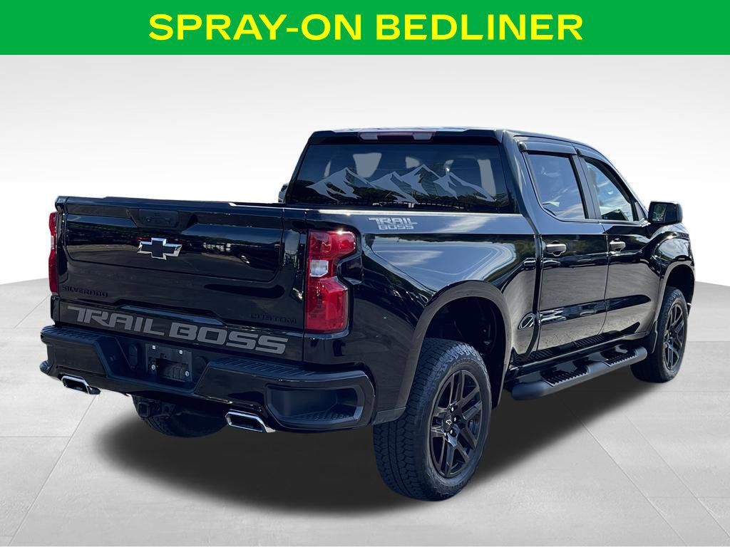 Used 2022 Chevrolet Silverado 1500 Custom Trail Boss w/ Midnight Edition AWD/4WD image 9
