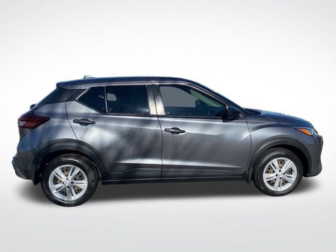 Used 2023 Nissan Kicks S image 8