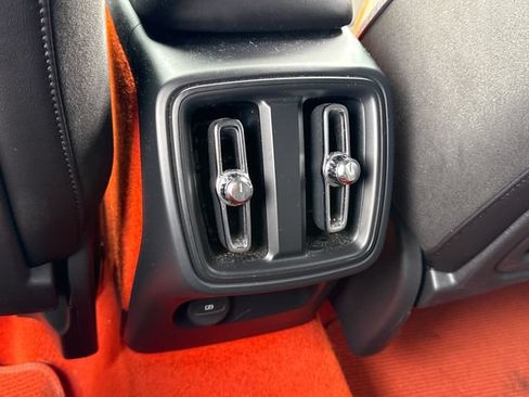 Used 2019 Volvo XC40 T5 R-Design AWD/4WD image 19