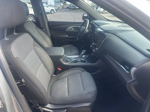 Used 2023 Chevrolet Traverse LT AWD/4WD image 14