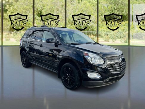 Used 2017 Chevrolet Equinox LT image 3