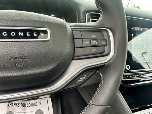 Used 2023 Jeep Wagoneer Base image 27