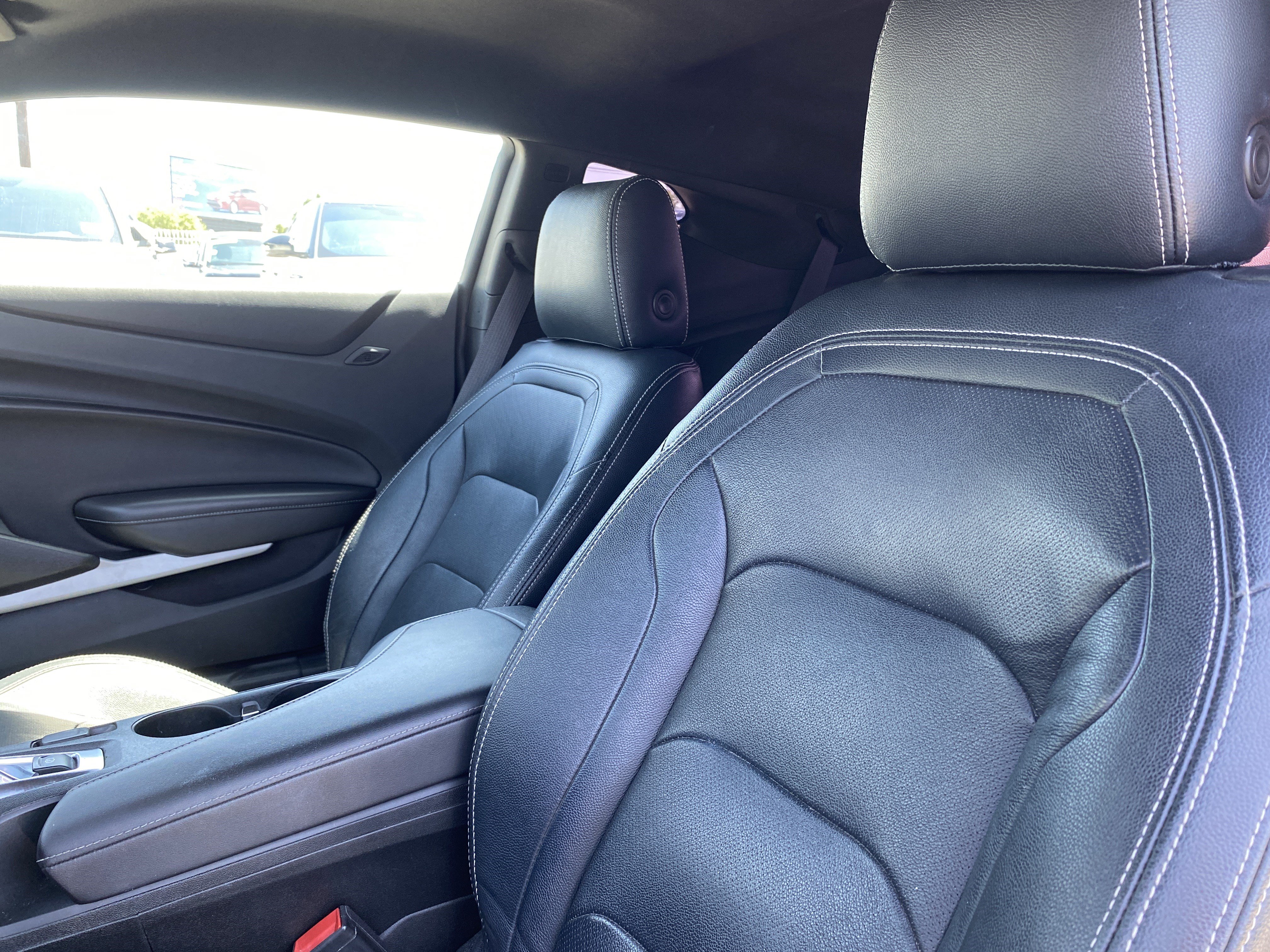 Used 2021 Chevrolet Camaro LT w/ Technology Package RWD image 17