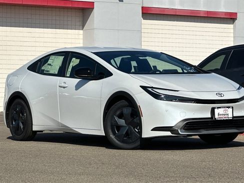 New 2026 Toyota Prius SE image 2