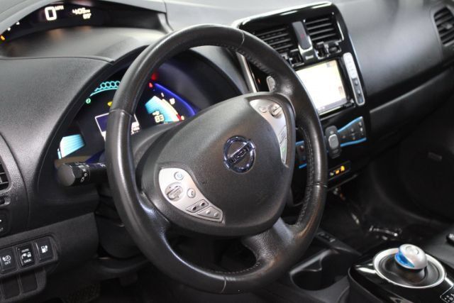 Used 2015 Nissan Leaf SL w/ Premium Package FWD image 18