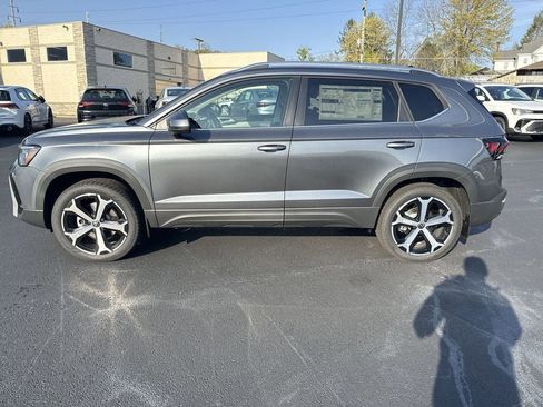 New 2025 Volkswagen Taos SEL image 3