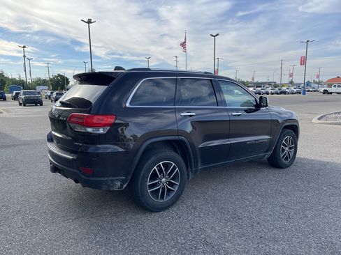 Used 2017 Jeep Grand Cherokee Limited w/ Trailer Tow Group IV AWD/4WD image 4
