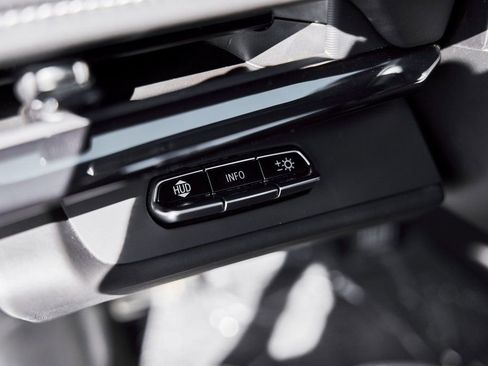 Used 2024 Chevrolet Corvette Stingray Premium Conv w/ Z51 Performance Package image 48