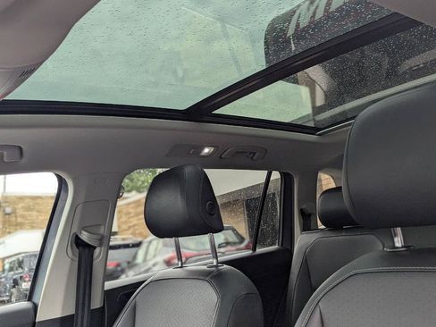 Used 2018 Volkswagen Tiguan SEL AWD/4WD image 20