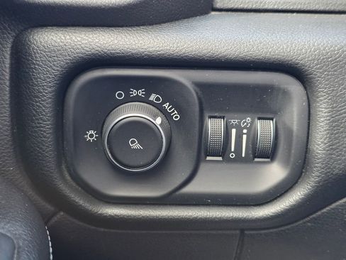 Used 2019 RAM 2500 Big Horn image 21