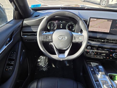 Certified 2025 INFINITI QX60 Luxe w/ Black Edition image 9