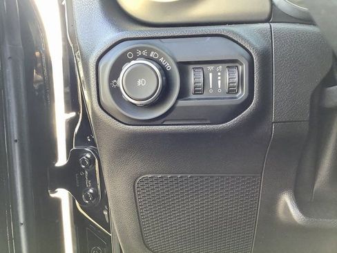 Used 2018 Jeep Wrangler Unlimited Sport S image 15