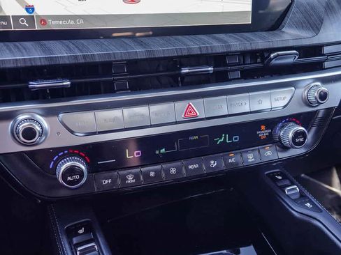 Used 2023 Kia Telluride EX w/ EX Captain's Chair Package image 21