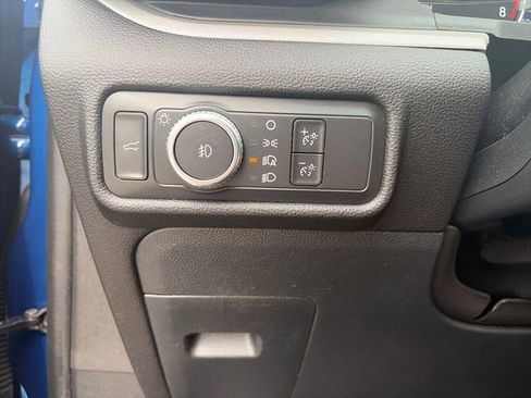 Used 2022 Ford Explorer XLT w/ Equipment Group 202A AWD/4WD image 31