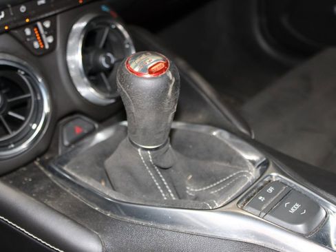 Used 2018 Chevrolet Camaro SS RWD image 27