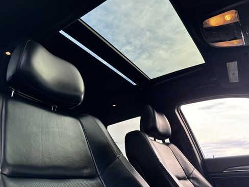 Used 2017 Jeep Grand Cherokee Limited w/ Luxury Group II image 15