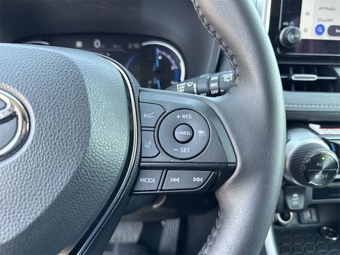 Used 2025 Toyota RAV4 XLE Premium image 18