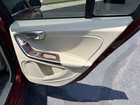 Used 2014 Volvo S60 T5 image 17