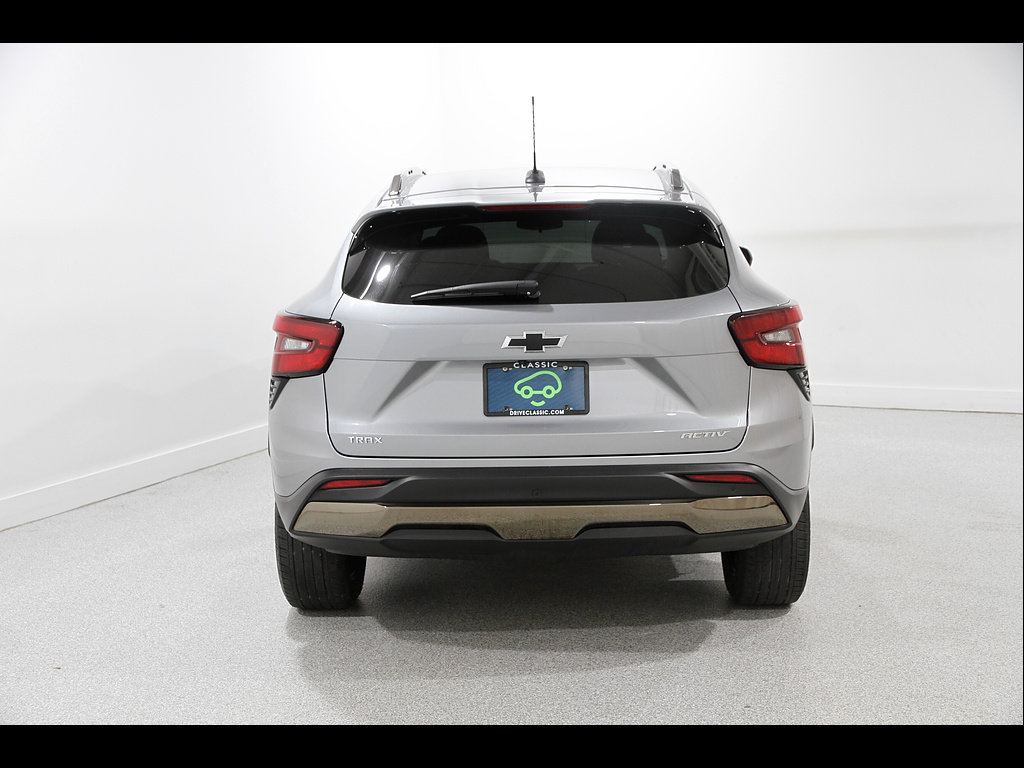 Used 2024 Chevrolet Trax ACTIV w/ Sunroof Package FWD image 19