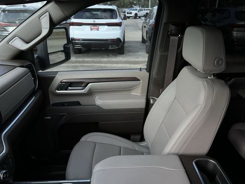 Used 2025 GMC Sierra 2500 SLT w/ Texas SLT Premium Package image 22